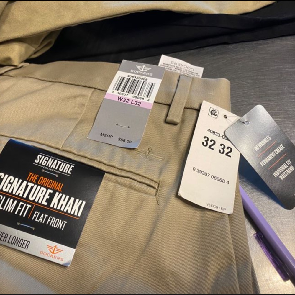 3 Men’s NWT pairs of men’s casual khaki chinos. Sz 32 & 34